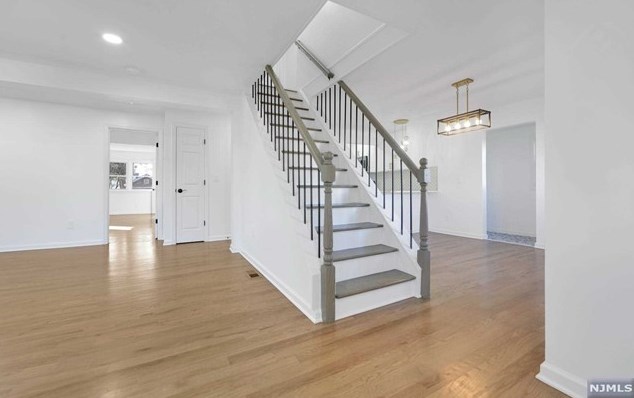 25 Spring Hill Rd, Clifton NJ  07013-2316 exterior