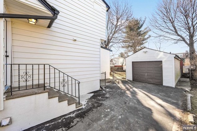 25 Spring Hill Rd, Clifton NJ  07013-2316 exterior