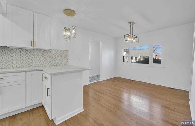 25 Spring Hill Rd, Clifton NJ  07013-2316 exterior