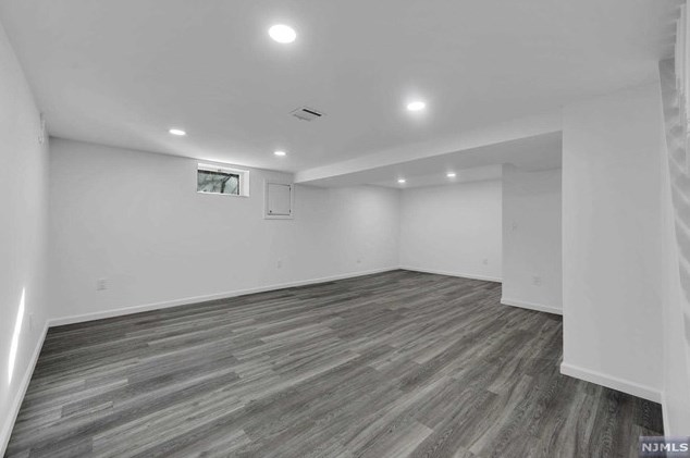 25 Spring Hill Rd, Clifton NJ  07013-2316 exterior