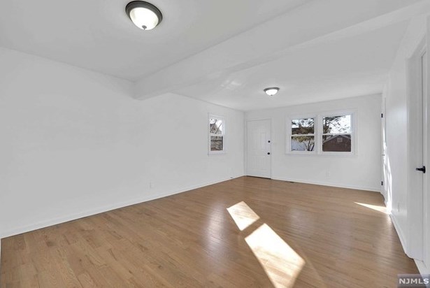 25 Spring Hill Rd, Clifton NJ  07013-2316 exterior