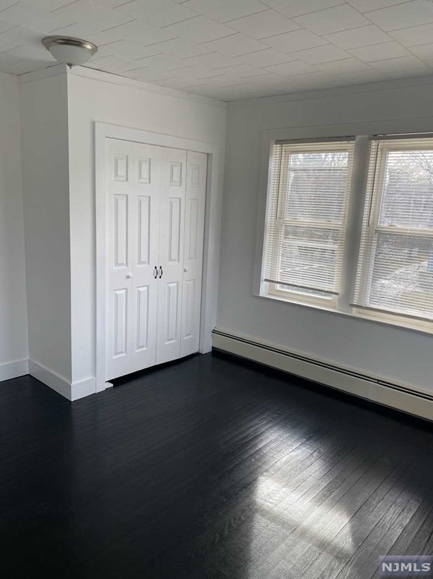 22 E Quackenbush Ave, Dumont, NJ 07628