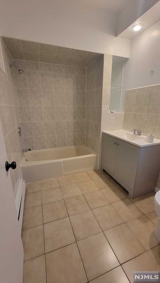 26 Washington Pl #1, Outwater, NJ 07026