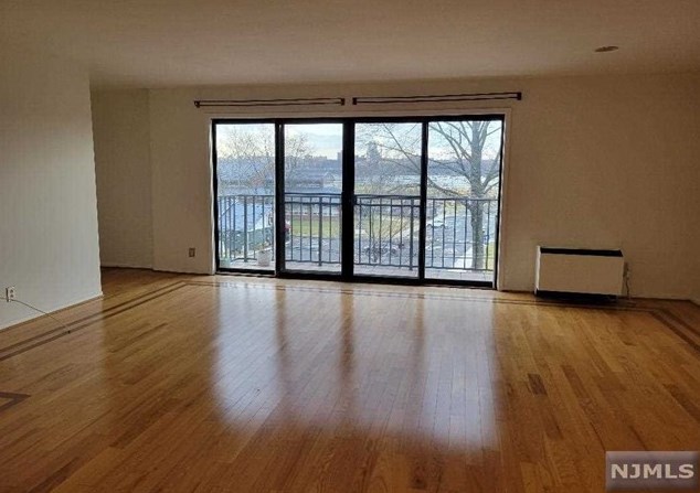 1150 River Rd #3i, Edgewater, NJ