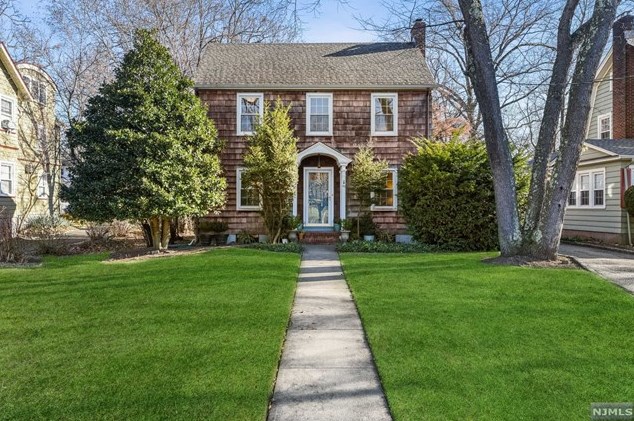 43 Essex Ave, Montclair, NJ 07042