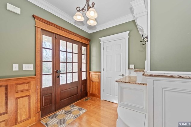 731 Mountain Ave, Wyckoff, NJ 07481-1048