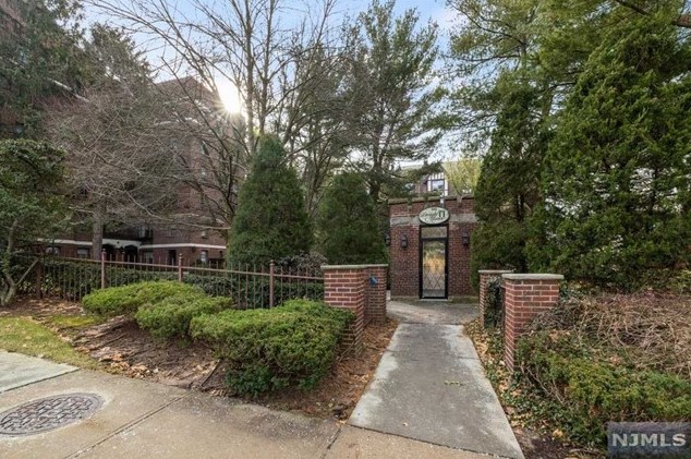 100 E Palisade Ave #a24, Englewood, NJ 07631