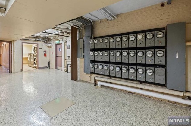 100 Palisade Ave, Englewood NJ  07631-3001 exterior