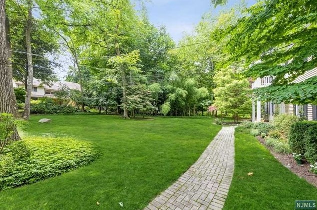 376 Elm Ave, Haworth, NJ 07641
