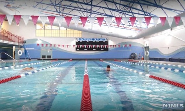 1223 Harmon Cove Tower, Secaucus NJ  07094-1738 exterior