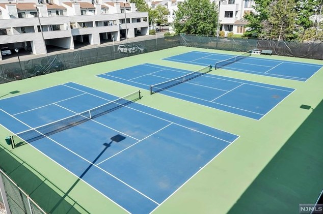 1223 Harmon Cove Tower, Secaucus NJ  07094-1738 exterior