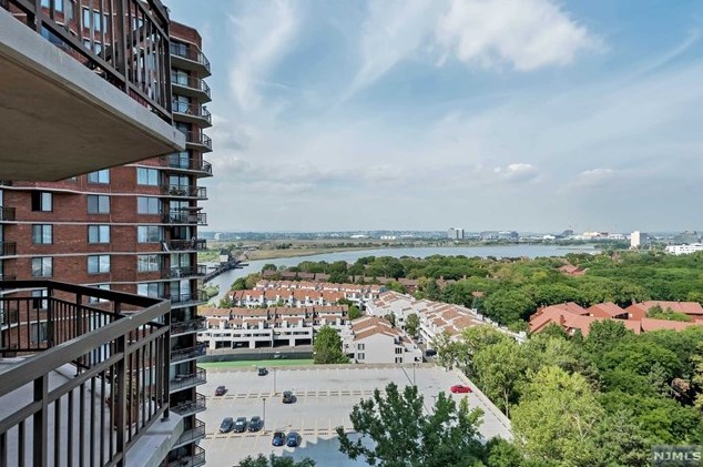 1223 Harmon Cove Tower, Secaucus NJ  07094-1738 exterior