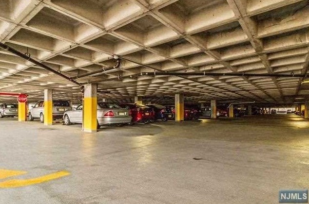 1223 Harmon Cove Tower, Secaucus NJ  07094-1738 exterior