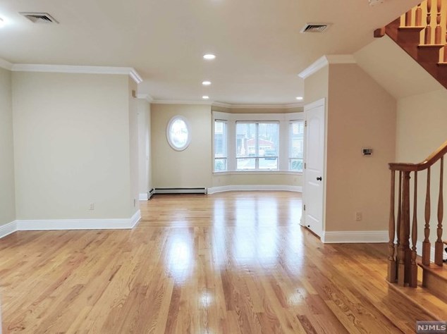237 Tenafly Rd, Tenafly, NJ 07670