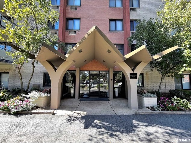 77 Prospect Ave #3j, Hackensack, NJ 07601