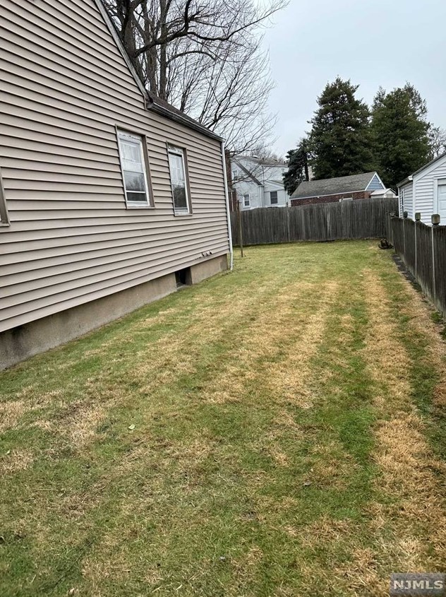 12 Lohmann Pl, Dumont, NJ 07628