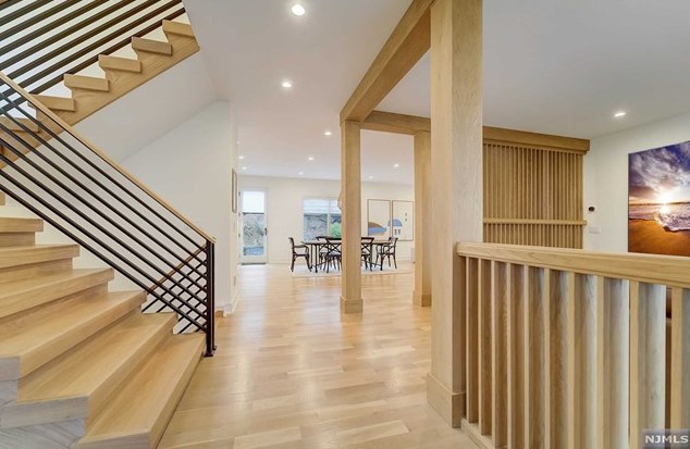 1070 Harvard Pl, West Fort Lee NJ  07024-1630 exterior