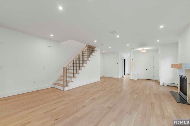 51 E Homestead Ave, Palisades Park, NJ 07650