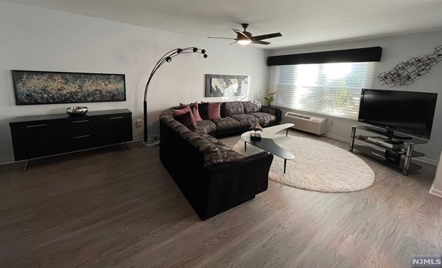 1111 River Rd #b1, Edgewater, NJ 07020