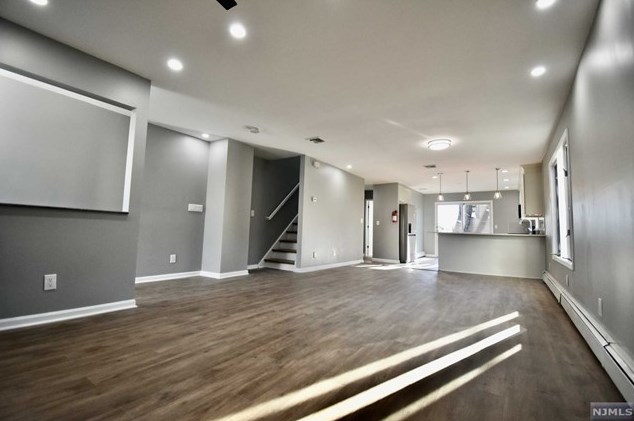 2482 5th St #a, West Fort Lee, NJ 07024