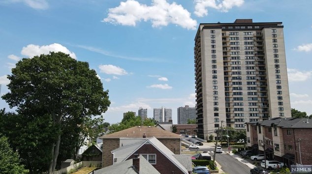 417 Elizabeth St, West Fort Lee NJ  07024-2614 exterior