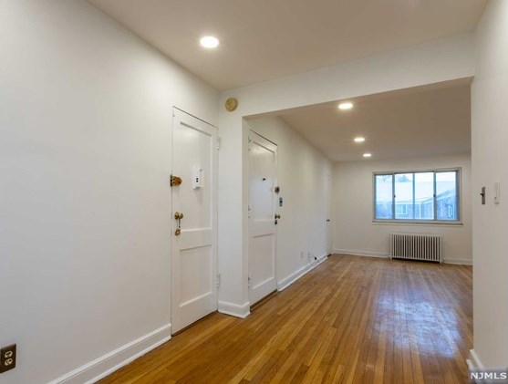 50 1st St, Bergenfield NJ  07621-2137 exterior