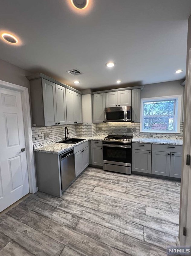 294 Ivy St #3, Kearny, NJ 07032