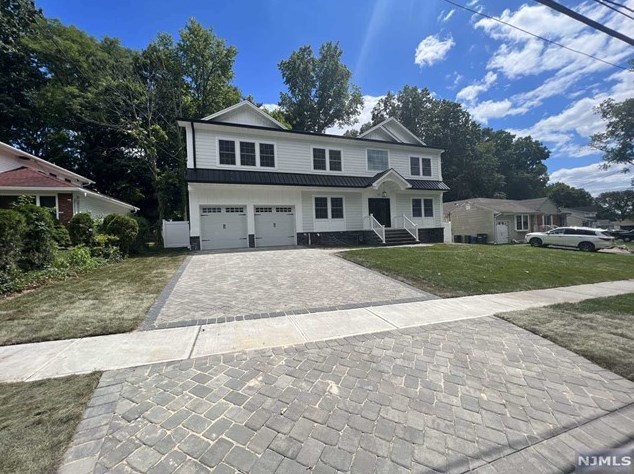 266 Van Saun Dr, River Edge, NJ 07661