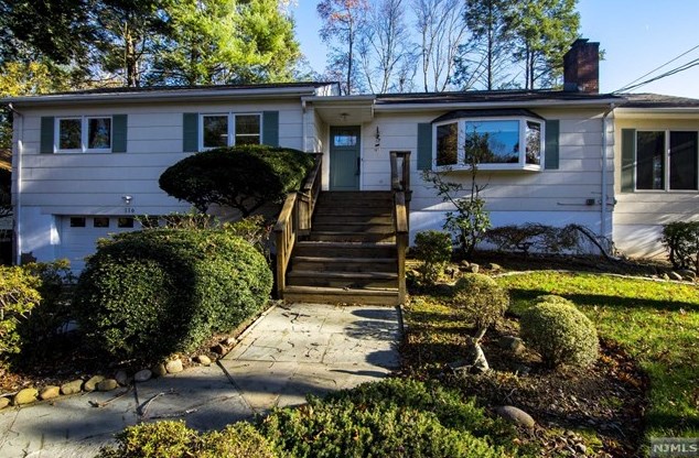 116 Lake Rd, Demarest, NJ 07627
