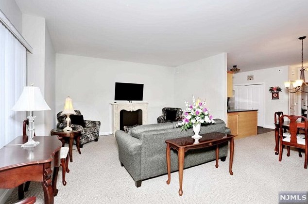 520 Victor St #15, Saddle Brook, NJ 07663
