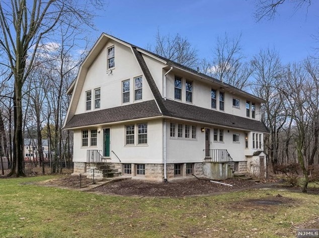 81 Alexander Ave #2, Montclair, NJ 07043