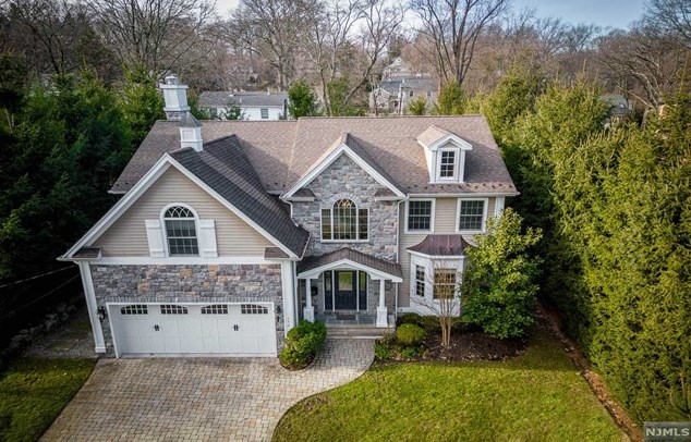 484 Old Stone Rd, Ridgewood, NJ 07450