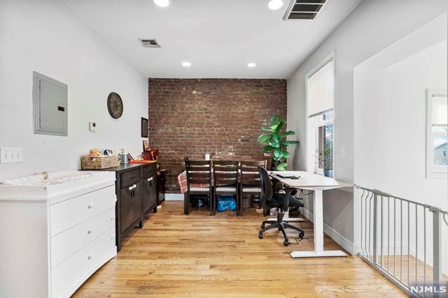 321 Milburn Ave #2, Lyndhurst, NJ 07071