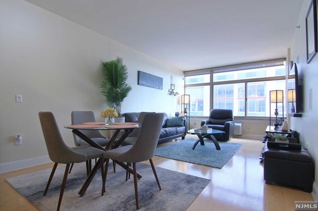 10 Regent St Apt 602, Jersey City, NJ 07302