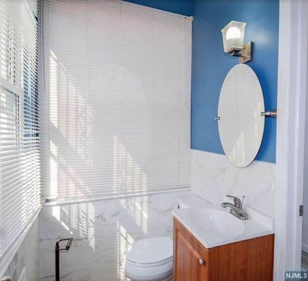 203-205 Grafton Ave, Newark, NJ 07104