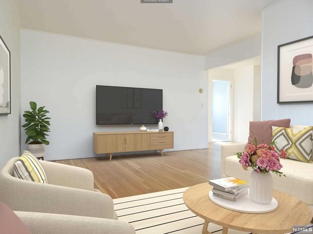 30 Swift Ct, Clifton NJ  07014-1226 exterior