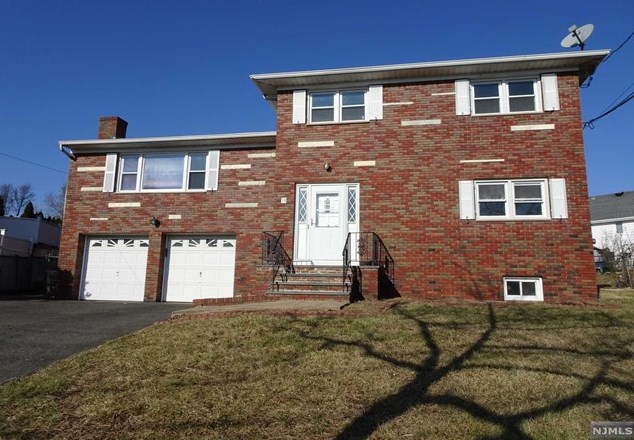 30 Swift Ct, Clifton, NJ 07014