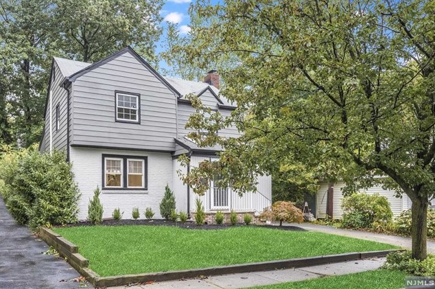 7 Lorraine St, Glen Ridge, NJ 07028