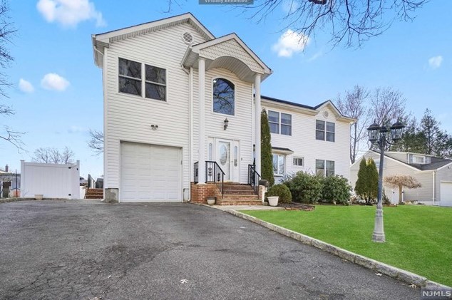 364 Lacey Dr, N Milford, NJ 07646