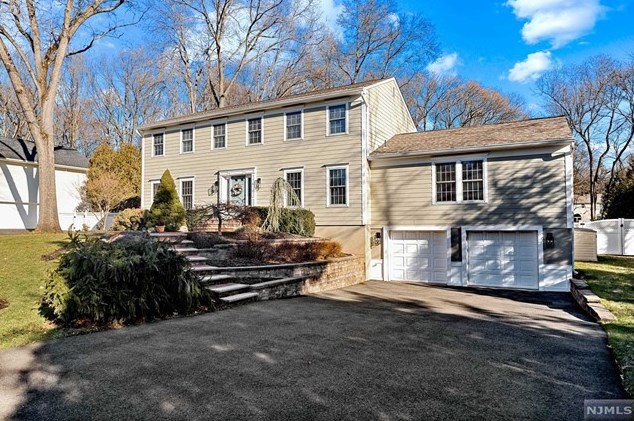 40 Wild Duck Rd, Wyckoff, NJ 07481-3330