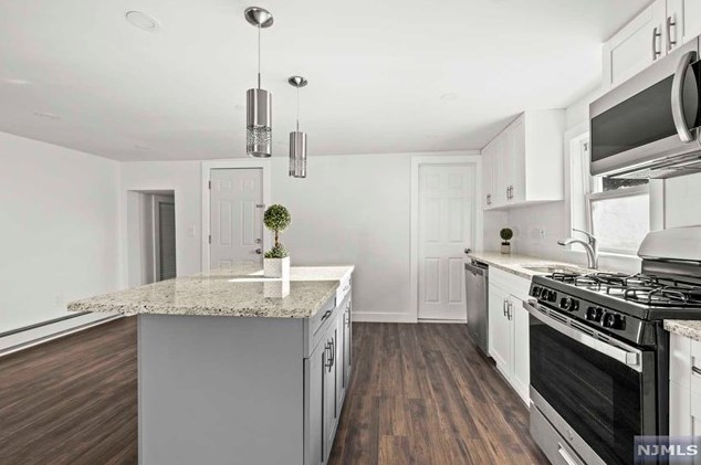 494 Burnside St, Orange NJ 07050-4203 exterior