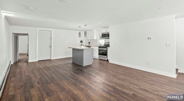 494 Burnside St, Orange NJ 07050-4203 exterior