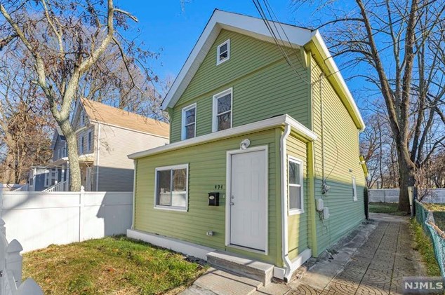 494 Burnside St, Orange NJ 07050-4203 exterior