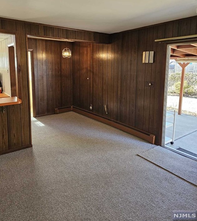 46 S Summit St, Bergenfield, NJ 07621