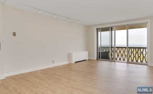 2000 Linwood Ave #19h, West Fort Lee, NJ 07024