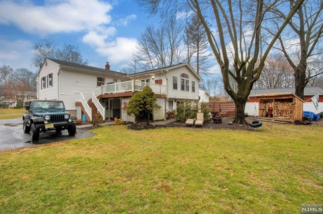 24 Cathy Rd, Hillsdale, NJ 07642
