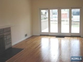 15 Greentree Ter, Tenafly NJ  07670-2405 exterior