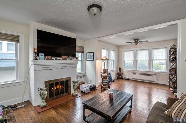 212 Walton St, Ridgewood, NJ 07450