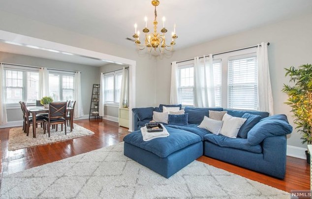 151 Franklin Ave, Saddle Brook NJ  07663-4700 exterior