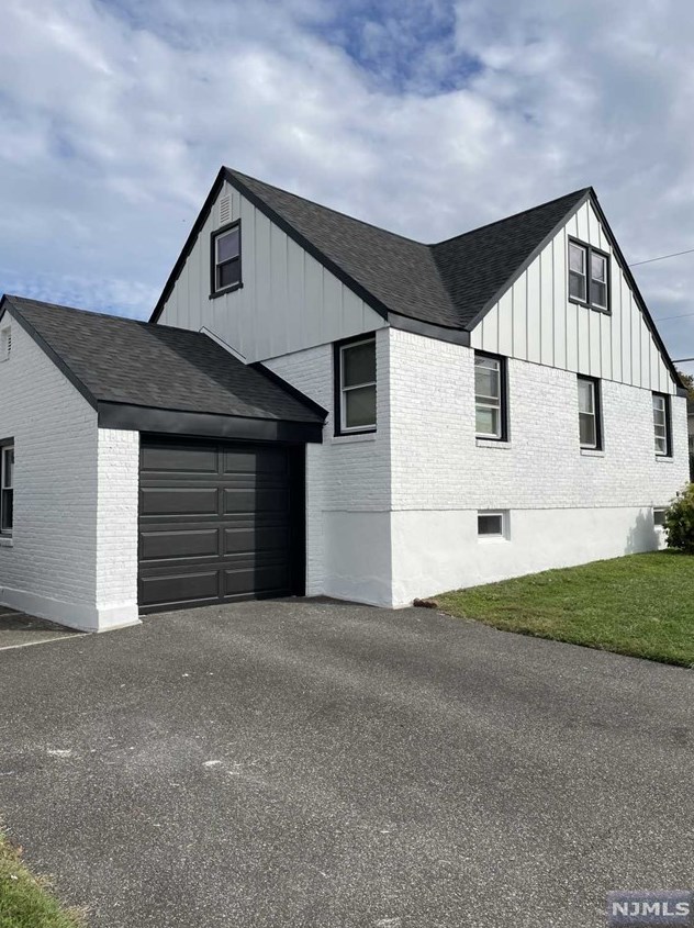 155 Falmouth Ave, Elmwood Park, NJ 07407